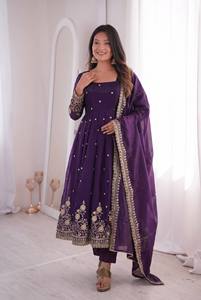 Vestido de Mujer TENNECY con Dupatta, Bordado Moti, Reversible, de Secado Rápido, Antiarrugas, Largo hasta el Tobillo, Corte Regular, para Todas las Temporadas, Ideal para Fiestas - Product Image 3
