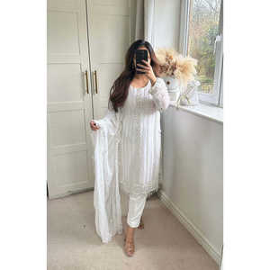 Conjunto de ropa de fiesta para mujer de diseñador Top largo y pantalón con Dupatta en estilo elegante - Product Image 6