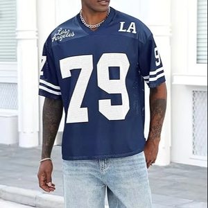 Camiseta de fútbol de malla oversize estilo hip hop, cuello en V, transpirable, con gráficos, para entrenamiento, personalizable. - Product Image 1
