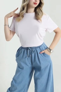 เสื้อยืดคอกลมแขนสั้นทรงหลวมสำหรับผู้หญิง EVER GLOW สีพื้น ผ้าฝ้าย 100% ระบายอากาศได้ดี เหมาะสำหรับใส่ลำลองในฤดูร้อน - Product Image 5