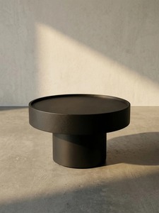 Mesa de Centro Redonda Moderna Room Hero con Tapa de Vidrio Templado y Estructura Metálica de 57 cm de Diámetro, Mueble Minimalista para Sala de Estar - Product Image 2