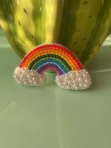 Broches en perles de rocaille au design papillon tendance avec broderie complexe, broches perlées uniques faites à la main avec broderie - Product Image 6