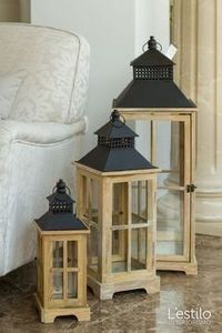 Farol de vela de madera hecho a mano y personalizado con portavelas de metal para centros de mesa de boda y decoración navideña colgante - Product Image 2