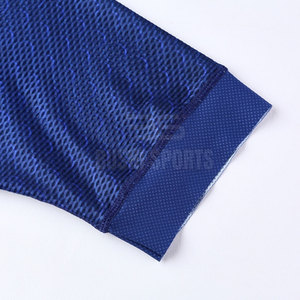 Combinaison de triathlon extensible et douce, dotée d'un tissu à séchage rapide et d'un design performant pour les athlètes compétitifs - Product Image 6