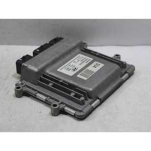 Module de commande du moteur Elantra 2013-2015 d'occasion OEM 391102B682 - Product Image 3