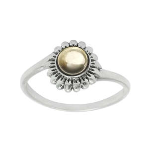 แหวนเงินแท้ 925 ทำมือ ประดับพลอยซิทรินทรงกลมเจียระไนแบบคลาสสิก ดีไซน์สำหรับทั้งชายและหญิง - Product Image 1