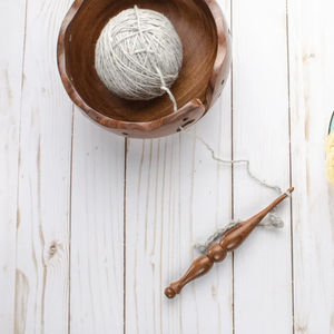 Ganchillo de Madera Natural Ligero con Diseño de Agarre Fácil, Ideal para Principiantes, Estudiantes y Entusiastas de las Manualidades - Product Image 1