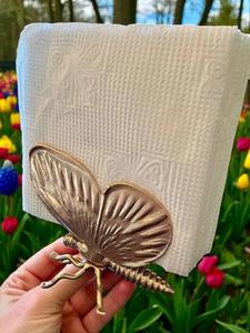 Porte-serviettes de luxe en forme de papillon, idéal pour offrir en cadeau, pour la table à manger, la cuisine et la décoration d'occasions spéciales, en provenance d'Inde. - Product Image 5