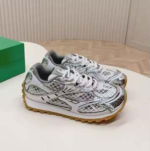 Zapatillas Planas Elegantes y Modernas, Zapatillas Clásicas y Amplias, Zapatos Cómodos para Caminar, Nuevas Zapatillas de Diseño Transpirables con Malla - Product Image 1