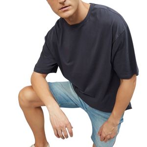 Camiseta de Algodón de Alta Calidad para Hombre, Corte Regular, Transpirable, Ecológica, Estilo Urbano, Color Sólido, Impresión Personalizada, Fábrica OEM - Product Image 3