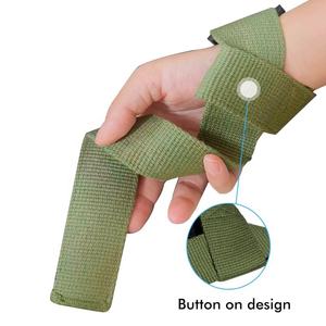 สายรัดข้อมือยกน้ำหนักแบบพรีเมียม สายรัดข้อมือสำหรับออกกำลังกายแบบหนาพิเศษ พร้อมห่วงรัดนิ้วโป้ง ทำจากโพลีเอสเตอร์และไนลอน ปรับแต่งสีได้ - Product Image 4