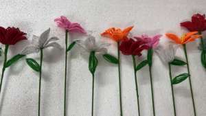 Bouquet de fleurs artificielles en verre perlé fait main, tiges florales décoratives en perles de rocaille pour la maison et les cadeaux - Product Image 5