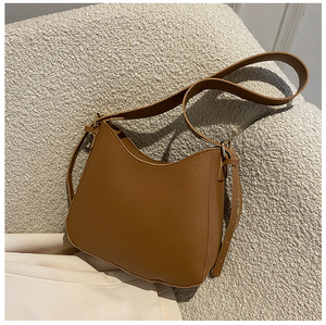 Sac bandoulière en cuir, forme minimaliste, mode, usage quotidien, couleur marron foncé, sac banane - Product Image 6