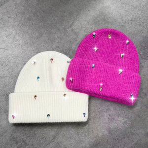 Gorro de Punto con Pedrería Blanca para Mujer, Gorro de Invierno Acrílico con Puño, Brillante y Bonito - Product Image 5
