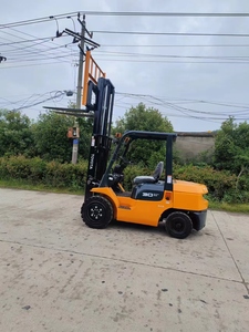 Montacargas Diésel Japonés Usado 7FD30 de 3/5/7 Toneladas con Desplazador Lateral Hidráulico y Mástil de Dos/Tres Etapas - Product Image 3