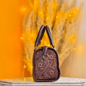 Bolso de hombro de cuero vacuno con diseño floral y cabeza de vaca, estilo occidental, para mujer, vintage. - Product Image 2