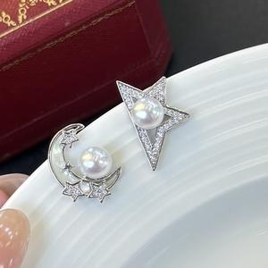 ต่างหูมุกน้ำจืดธรรมชาติทรงพระจันทร์เสี้ยว ดีไซน์เก๋  งานฝังประณีต  ขายส่งจากโรงงานโดยตรง - Product Image 3