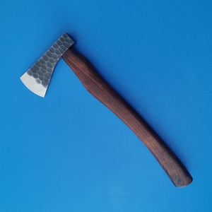 Hacha de Acero de Damasco Hecha a Mano de Alta Calidad con Mango de Madera y Funda de Cuero, Hacha Perfecta para Acampar y Cazar, Regalo para Padre - Product Image 2