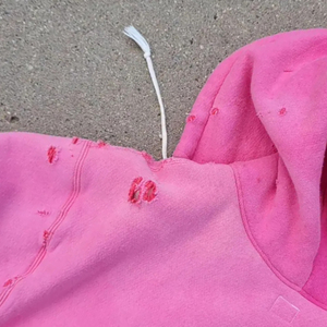 Sweat-shirt rose oversize à capuche, design découpé et vieilli, en tissu French Terry unisexe, coupe ample, livraison mondiale - Product Image 5