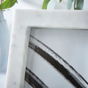 Cadre photo élégant en marbre blanc fait main, pierre naturelle de luxe pour la décoration de la maison, du bureau et comme cadeau, avec support mural - Product Image 2