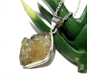 Colgante de Aguamarina Natural en Bruto, Plata de Ley 925, Hecho a Mano, Amuleto de Cristal Curativo, Collar para Mujer, Certificado - Product Image 3