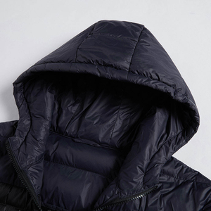 Veste matelassée à capuche bleu marine pour homme, coupe-vent en polyester, style décontracté pour l'hiver, coupe régulière, fermeture éclair - Product Image 3