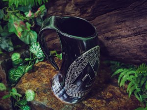 Jarra de Cerveza de Cuerno de Búfalo Natural Acabada a Mano, Cuerno de Búfalo Pulido Estilo Vikingo con Temática Animal - Product Image 6