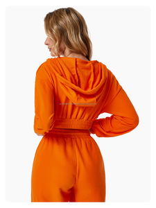 Conjunto Deportivo de Top Corto con Capucha y Pantalones Largos para Mujer, Ropa Deportiva Personalizada, Conjunto de Top Corto con Capucha y Pantalones Cortos para Mujer - Product Image 3