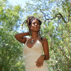 Robe Pixie à Volants en Dentelle Faite Main, Style Bohème Audacieux, Vêtement de Festival, Robe de Fée à Capuche pour Femme, Cadeau pour Elle, Robe en Gros - Product Image 2