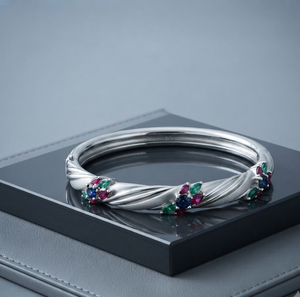 Bracelet en alliage de zinc torsadé avec zircon floral plaqué rhodium pour femme, cadeau - Product Image 1
