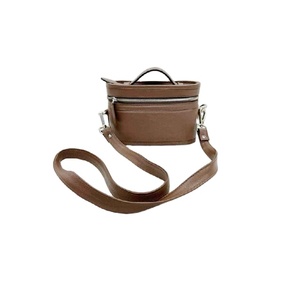 Bolso Tote de Cuero Genuino Indio con Cremallera y Asa, Diseño Portátil, Color y Logotipo Personalizables, Estilo Femenino - Product Image 1