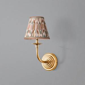โคมไฟติดผนังโลหะแบบดั้งเดิมพร้อมโป๊ะทรงเรขาคณิตนามธรรม งานแฮนด์เมด ชุบทอง สำหรับตกแต่ง - Product Image 2