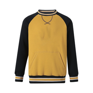 Sweat-shirt universitaire Alpha Gold & Black Contrast à col rond, style universitaire, en coton et polyester, fournisseur en gros OEM/ODM - Product Image 1
