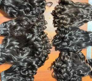 Lot de Cheveux Humains Bruts Bouclés Indiens de Luxe, Cuticules Alignées, Tissage de Cheveux Bouclés Birmans et Vietnamiens, Motif Pixie Fumi Rebondissant pour Coiffure - Product Image 1