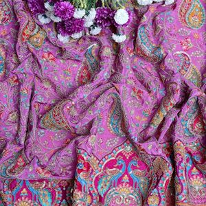 Robe de soirée indienne ethnique en tissu crêpe léger de 54 pouces, motif paon paisley violet orchidée vibrant, broderie de sequins étincelants - Product Image 5