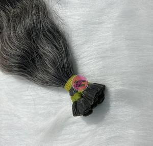 Extensions de cheveux indiens Remy vierges de haute qualité, grises, bouclées, non traitées, à pointe plate, invisibles, avec kératine, 100% cheveux vierges - Product Image 1