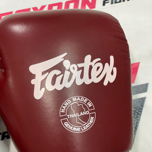 ถุงมือชกมวย Fairtex แบบสั่งทำพิเศษ สีแดงเบอร์กันดี แบบรัดสายรัดตีนตุ๊กแก ราคาโรงงานขายส่ง - Product Image 6
