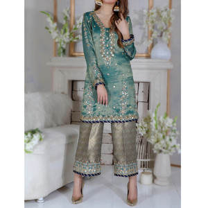 Salwar Kameez pour femmes prêt-à-porter, en tulle lourd brodé, avec protection solaire, longueur cheville, pour soirée, avec détails en dentelle - Product Image 2
