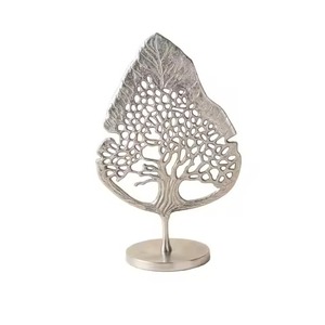 Sculpture dorée de style moderne en résine, figurine artistique, vente en gros, finition métallique dorée créative, décoration de table pour la maison et le salon - Product Image 6