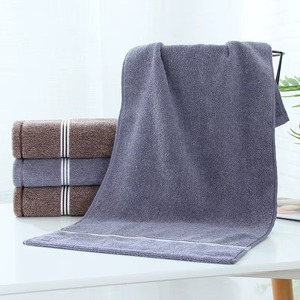 Serviettes en coton pour hôtel, grammage élevé, vente en gros, prix bas, séchage rapide, ultra absorbantes, douces et lisses, serviettes OEM, coton de qualité supérieure - Product Image 3