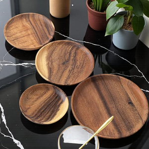Assiette de service classique en bois d'acacia artisanal, écologique, pour la décoration de la cuisine et l'usage domestique quotidien - Product Image 2