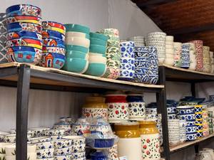 Hand Painted Ceramic Pottery Serving Tray Floral Design Decorative Platter for Snacks Appetizers Home Decor - Product Image 6