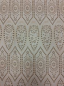 Tissu brodé blanc en jersey/coton avec motif géométrique ajouré et broderie médaillon, matière douce pour robes – Meilleure vente - Product Image 2