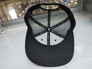 ผลิตในเวียดนาม, หมวกแก๊ปทรงทรัคเกอร์ผู้ใหญ่ตาข่ายสีขาวเย็น 6 แผง ตกแต่งด้วยแผ่นหนังแบบกำหนดเอง, สไตล์มินิมอลสำหรับกิจกรรมกลางแจ้ง - Product Image 5