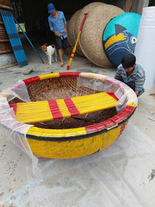 เรือตะกร้าเวียดนาม เรือตะกร้าพร้อมที่นั่งและไม้พาย เรือตะกร้าเพ้นท์ลายด้วยมือ เรือไม้ไผ่กันน้ำ ทนทาน - Product Image 6