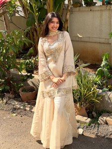 Conjunto de Salwar Kameez de Seda Crema Bordado con Espejos, Dupatta con Trabajo de Espejos, para Bodas y Fiestas, para Mujer - Product Image 2