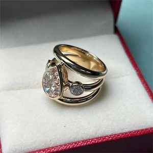 Bague à trois pierres et trois bandes en or massif 10 carats avec diamant rose fantaisie taille poire de 2,01 carats cultivé en laboratoire pour femme – Cadeau de fiançailles raffiné pour elle et moi - Product Image 4