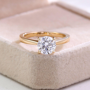 Anillo de Compromiso de Moissanita con Corte Redondo, Anillo de Oro Clásico Solitario para Mujer, Anillo de Boda Minimalista, Anillo de Promesa Delicado - Product Image 2