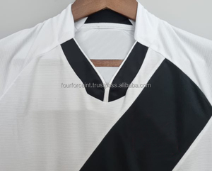 เสื้อฟุตบอลทีมแบบกำหนดเอง พิมพ์โลโก้ฟรี ดีไซน์ล่าสุด แห้งเร็ว ระบายอากาศได้ดี ผลิตจากโพลีเอสเตอร์ 100% พิมพ์ลายแบบซับลิเมชั่นเต็มตัว - Product Image 2