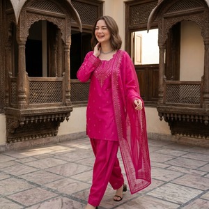 Costume Salwar traditionnel rose pour femmes, longueur cheville, avec dupatta brodée, coupe régulière, style Inde Pakistan, en coton, vêtements décontractés - Product Image 3